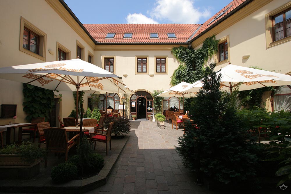 Interiry a exteriry – Hotelu a restaurace Octrna