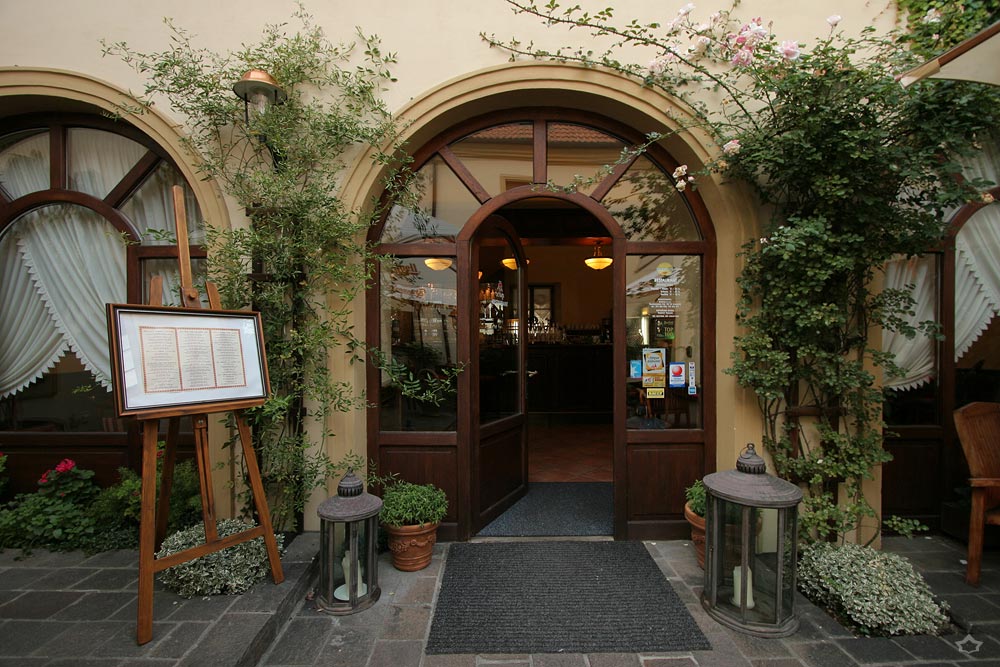 Interiry a exteriry – Hotelu a restaurace Octrna
